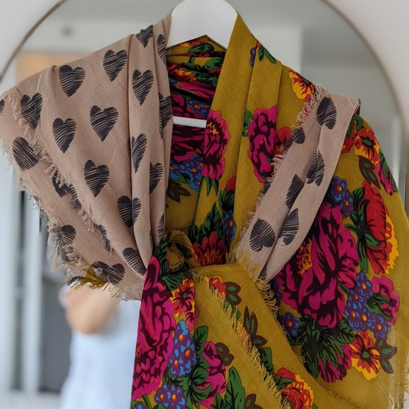 Codello Scarf / Wrap - Picture 3 of 5